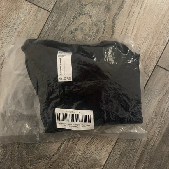 NWT AMERICAN‎ APPAREL WOMEN'S FINE JERSEY T-SHIRT BLACK XS - Picture 7 of 10